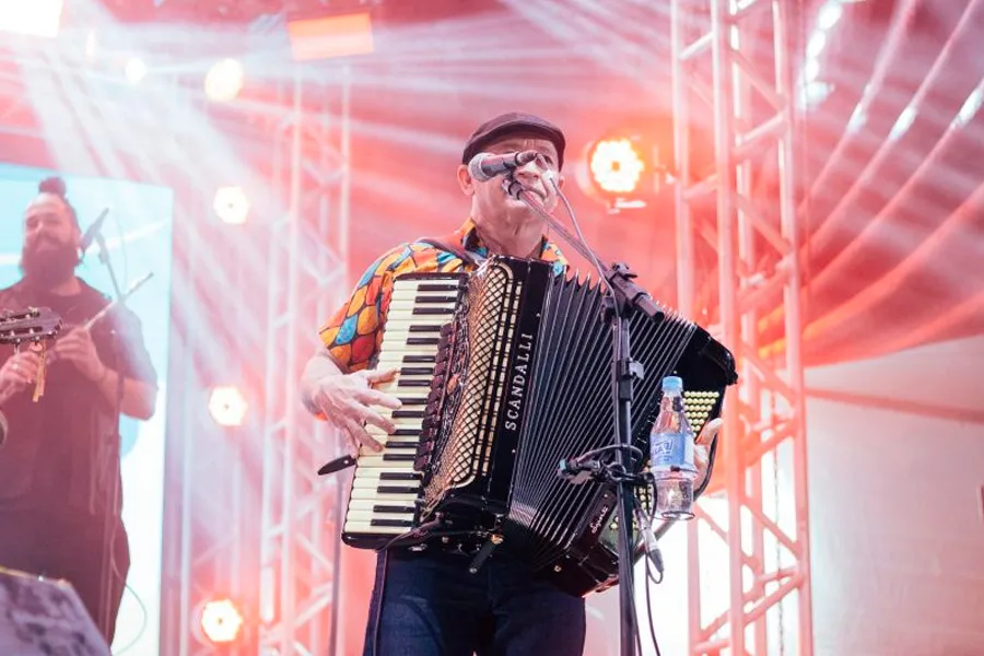Mucuri abre os festejos do 28º Forró do Peroá com show de Elias Wagner na primeira noite de festa