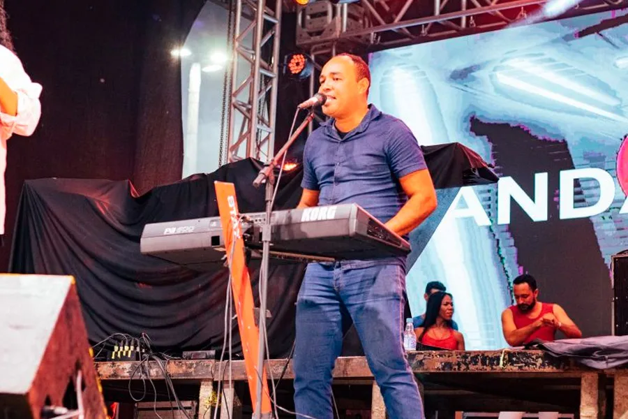 Mucuri abre os festejos do 28º Forró do Peroá com show de Elias Wagner na primeira noite de festa