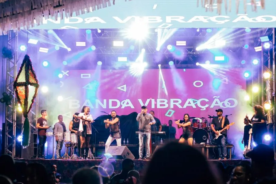 Mucuri abre os festejos do 28º Forró do Peroá com show de Elias Wagner na primeira noite de festa