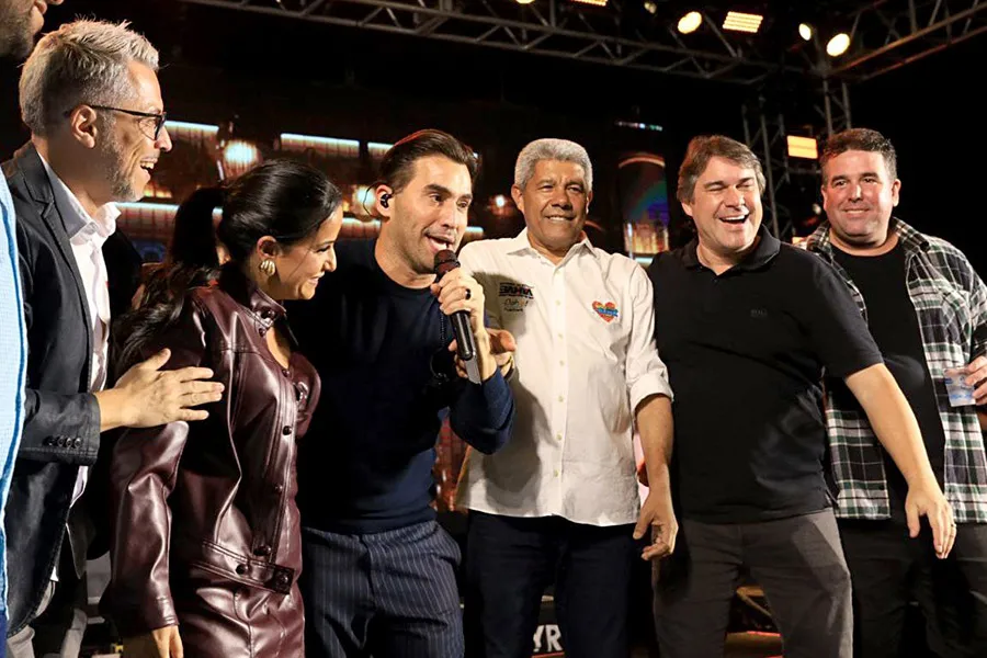 Governador Jerônimo prestigia São Pedro de Ipiaú e reforça apoio à cultura baiana