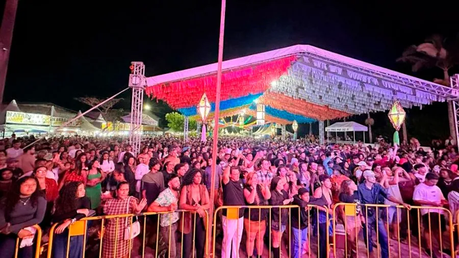 2º dia do Forró do Peroá bate recorde com show de Naiara Azevedo em Mucuri