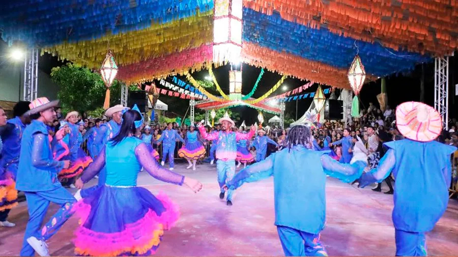 2º dia do Forró do Peroá bate recorde com show de Naiara Azevedo em Mucuri