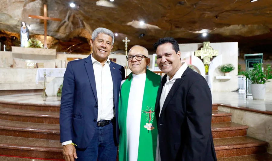 Governador Jerônimo Rodrigues participa da Festa de São Pedro em Bom Jesus da Lapa Governador Jerônimo Rodrigues participa da Festa de São Pedro em Bom Jesus da Lapa