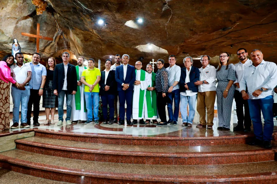 Governador Jerônimo participa da Festa de São Pedro em Bom Jesus da Lapa Governador Jerônimo participa da Festa de São Pedro em Bom Jesus da Lapa