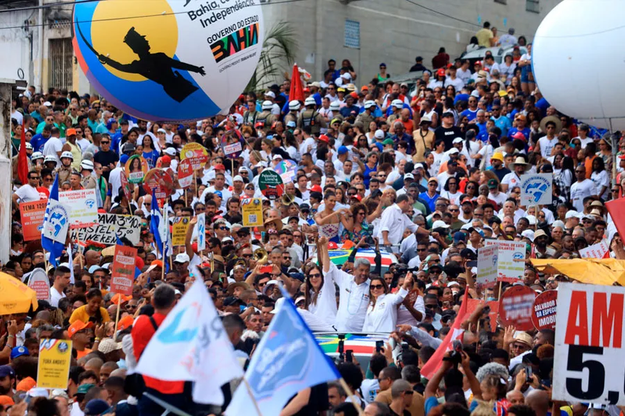 Bahia celebra 202 anos de Independência com tradicional cortejo cívico