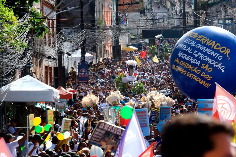 Bahia celebra 202 anos de Independência com tradicional cortejo cívico Bahia celebra 202 anos de Independência com tradicional cortejo cívico