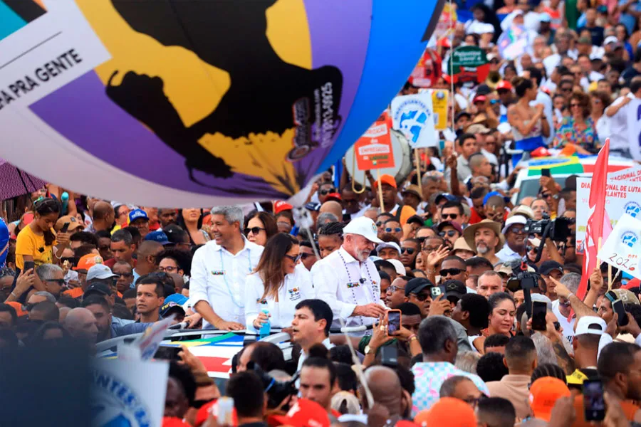 Bahia celebra 202 anos de Independência com tradicional cortejo cívico Bahia celebra 202 anos de Independência com tradicional cortejo cívico