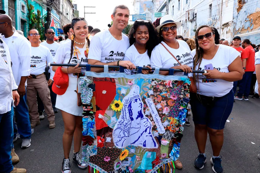 Bahia celebra 202 anos de Independência com tradicional cortejo cívico Bahia celebra 202 anos de Independência com tradicional cortejo cívico