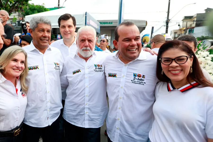 Bahia celebra 202 anos de Independência com tradicional cortejo cívico Bahia celebra 202 anos de Independência com tradicional cortejo cívico