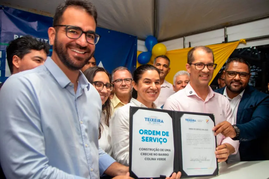 Prefeitura assina ordem de serviço para construção de escola infantil Prefeitura assina ordem de serviço para construção de escola infantil