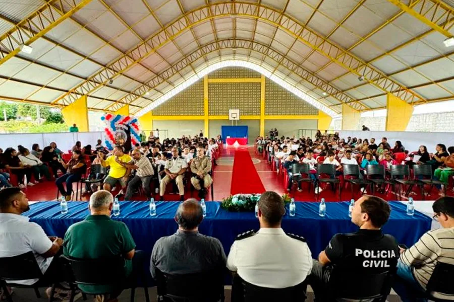 Formatura do PROERD reúne 198 alunos e reforça parceria entre PM e Prefeitura de Mucuri