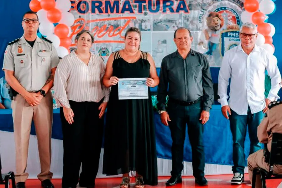Formatura do PROERD reúne 198 alunos e reforça parceria entre PM e Prefeitura de Mucuri