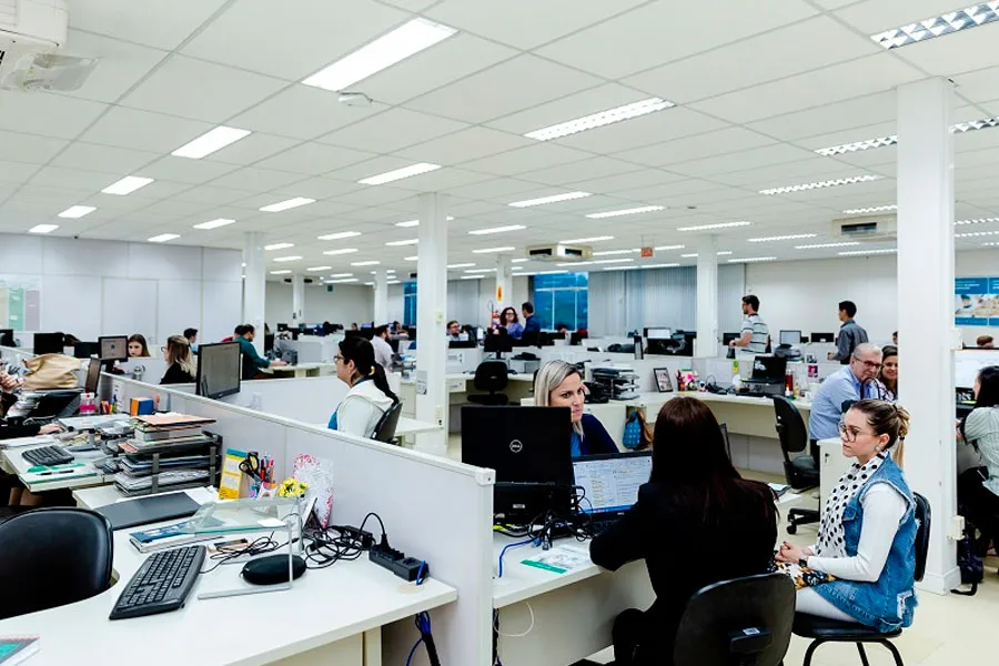 IA pode eliminar até 92 milhões de empregos, mas essas profissões devem sobreviver