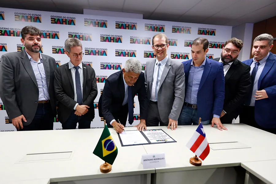 Trecho entre a Prefeitura e o Posto Pioneiro da Getúlio Vargas será recapeado Trecho entre a Prefeitura e o Posto Pioneiro da Getúlio Vargas será recapeado