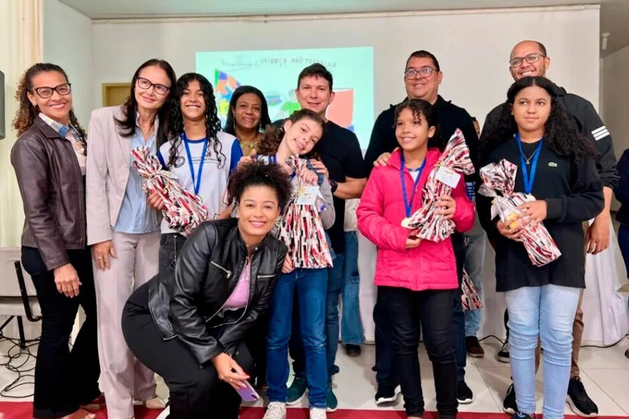 Prefeitura e MPT premiam estudantes em ação pela erradicação do trabalho infantil