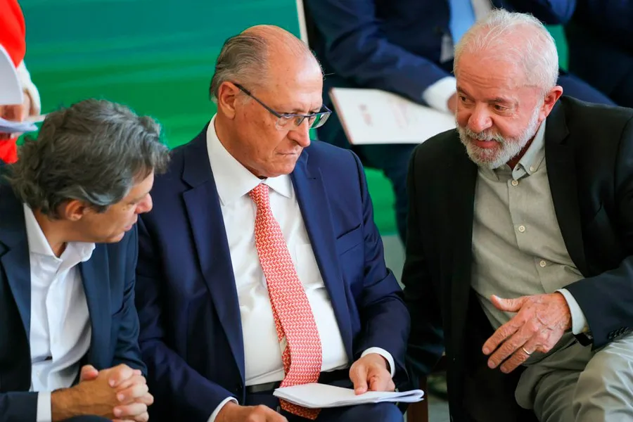 Governo vai trabalhar para reverter taxação dos EUA, diz Alckmin