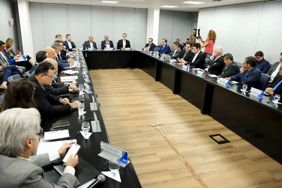 Governo da Bahia e FIEB criam grupo de trabalho para discutir impactos da taxação imposta pelos Estados Unidos e proteger a economia baiana