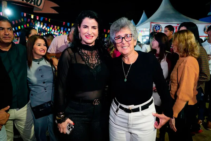 Nova Viçosa vibra com João Gomes e a força da cultura nordestina na abertura do Forró do Asfalto