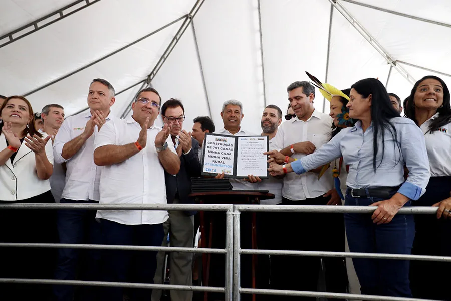 Bahia amplia investimentos e garante novas casas para população rural e povos tradicionais