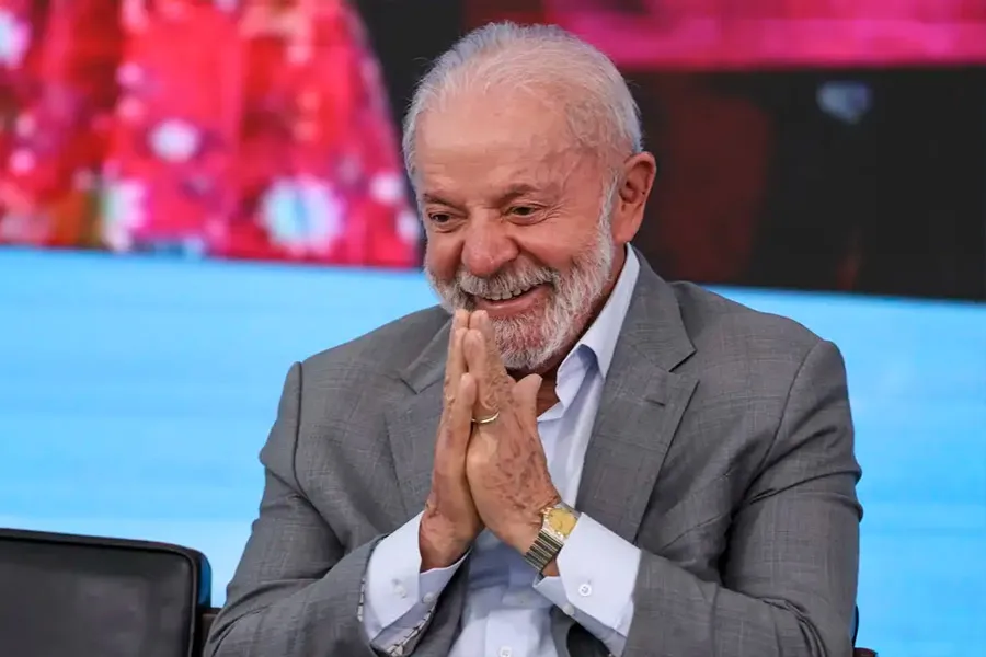 Lula descarta desafiar EUA, mas diz que Brasil não é republiqueta