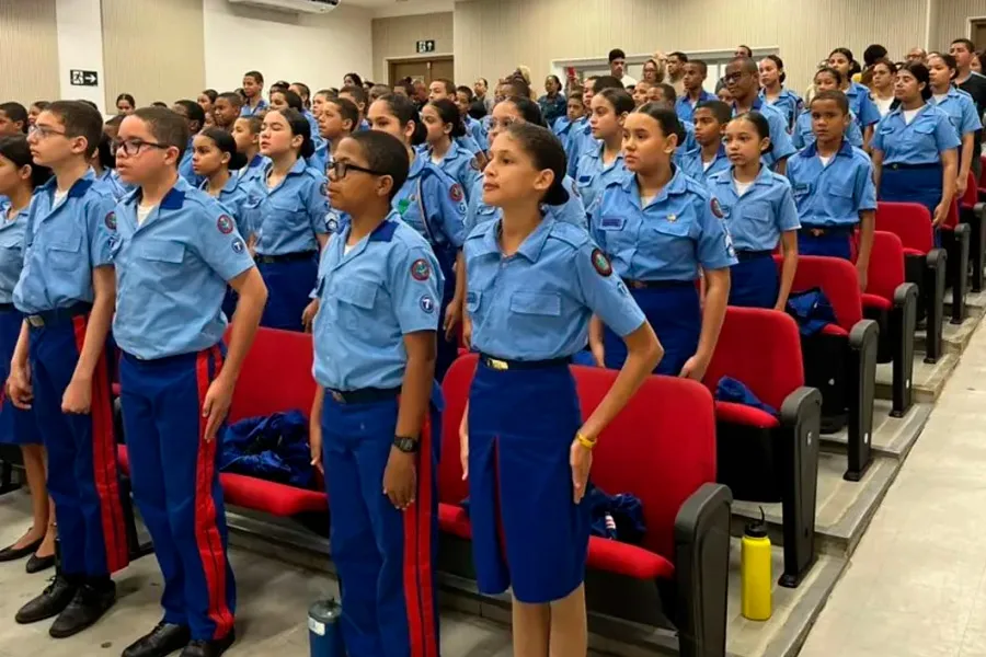 Educação contra as drogas: PROERD forma 105 estudantes em Teixeira de Freitas Educação contra as drogas: PROERD forma 105 estudantes em Teixeira de Freitas