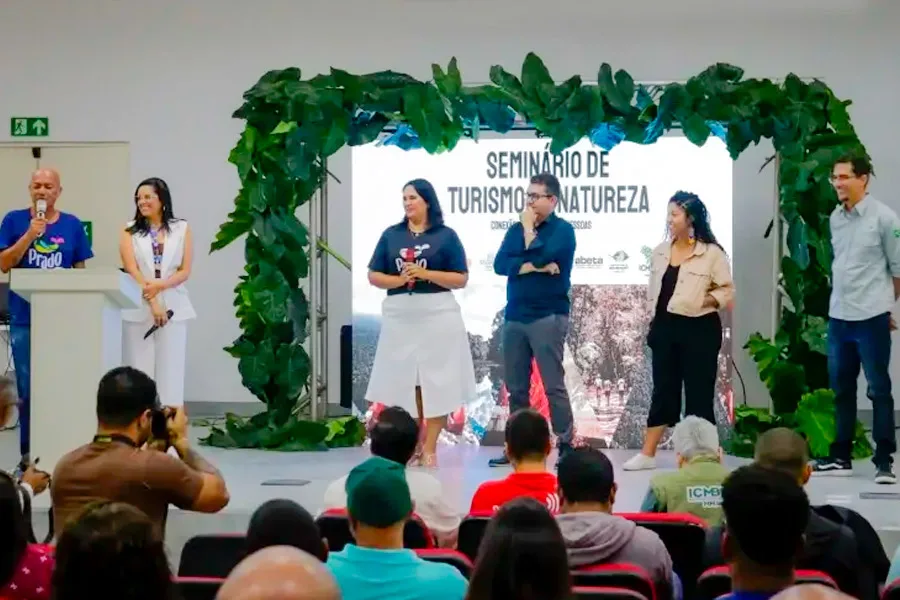 Prado sedia Seminário de Turismo da Costa das Baleias com foco na preservação ambiental