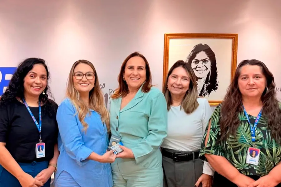 Prefeita Carla Chácara e vice Leda Pinho representam liderança feminina em encontro estadual de gestores