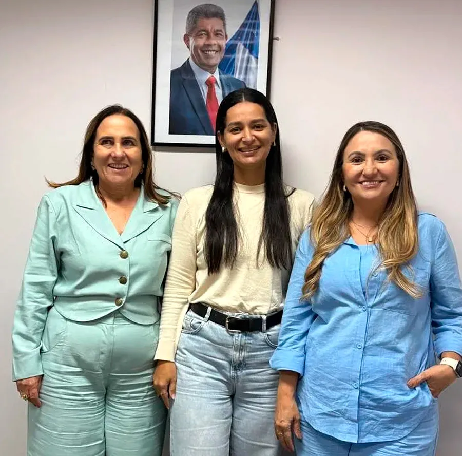 Prefeita Carla Chácara e vice Leda Pinho representam liderança feminina em encontro estadual de gestores