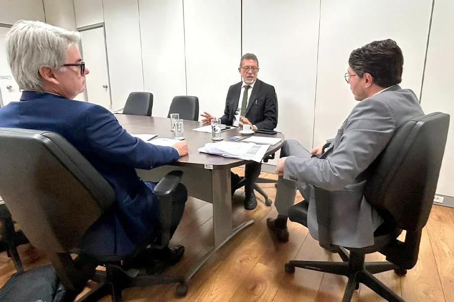 Governo da Bahia e Fieb apresentam propostas no MDIC para minimizar impactos do tarifaço dos EUA
