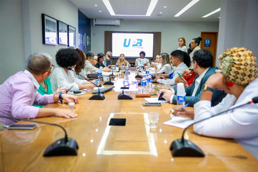Estado e municípios alinham estratégias para o Programa Bahia Alfabetizada