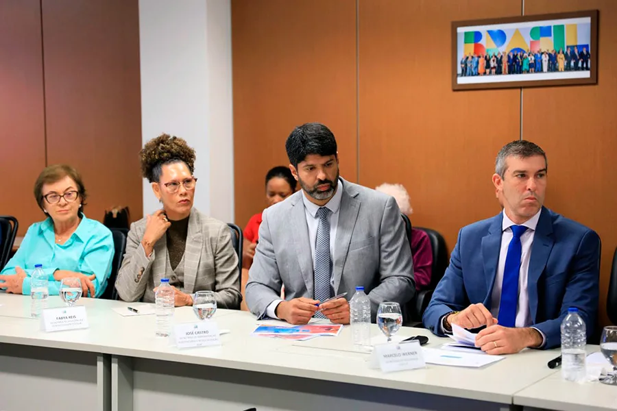Enfrentamento à letalidade policial e prevenção à violência são temas do Comitê de Governança do Bahia pela Paz Enfrentamento à letalidade policial e prevenção à violência são temas do Comitê de Governança do Bahia pela Paz