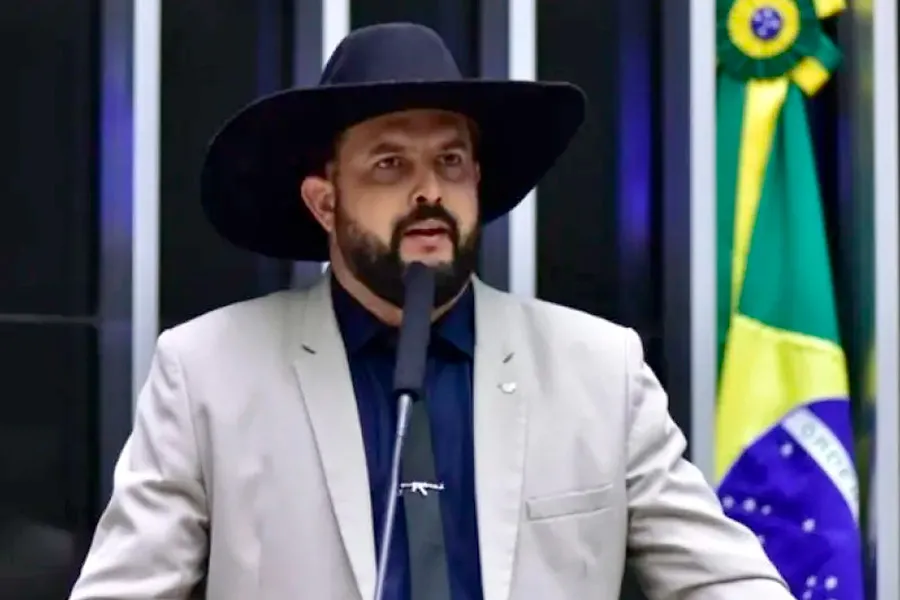 Deputado Zé Trovão ameaça Alexandre de Moraes em plenário: “Seu fim está próximo”