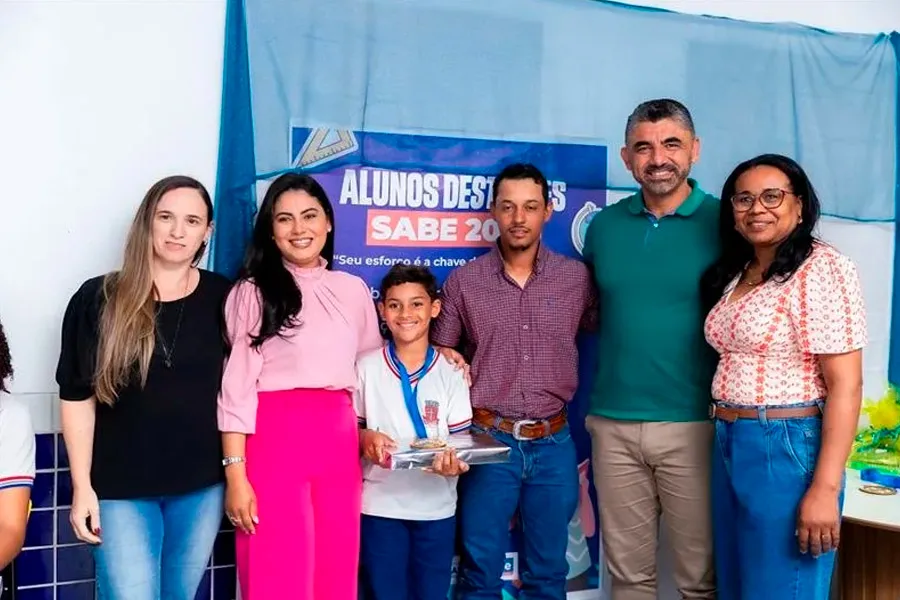 Ibirapuã premia alunos destaques da Prova SABE 2024 em Vila Juazeiro Ibirapuã premia alunos destaques da Prova SABE 2024 em Vila Juazeiro