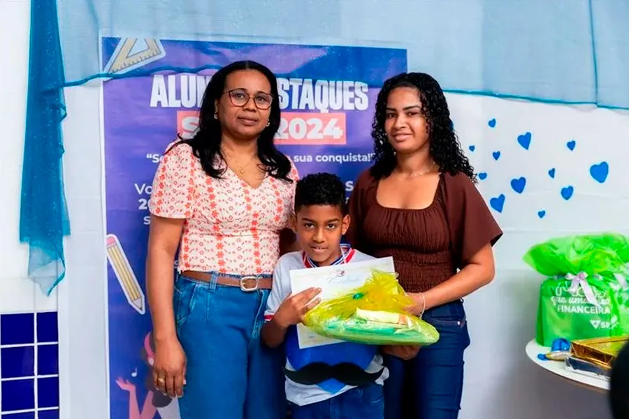 Ibirapuã premia alunos destaques da Prova SABE 2024 em Vila Juazeiro Ibirapuã premia alunos destaques da Prova SABE 2024 em Vila Juazeiro