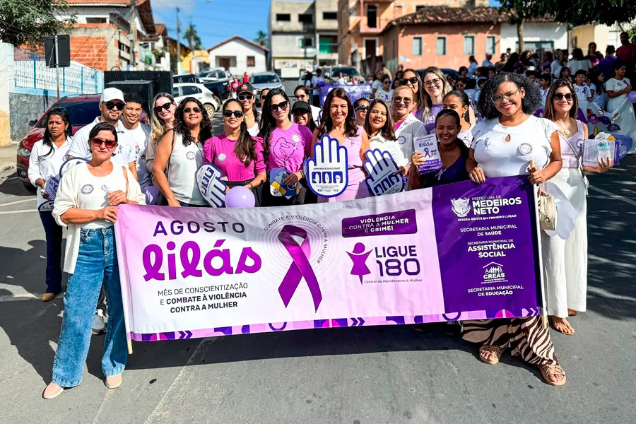 Prefeitura de Medeiros Neto se une em Caminhada de Conscientização pelo Agosto Lilás