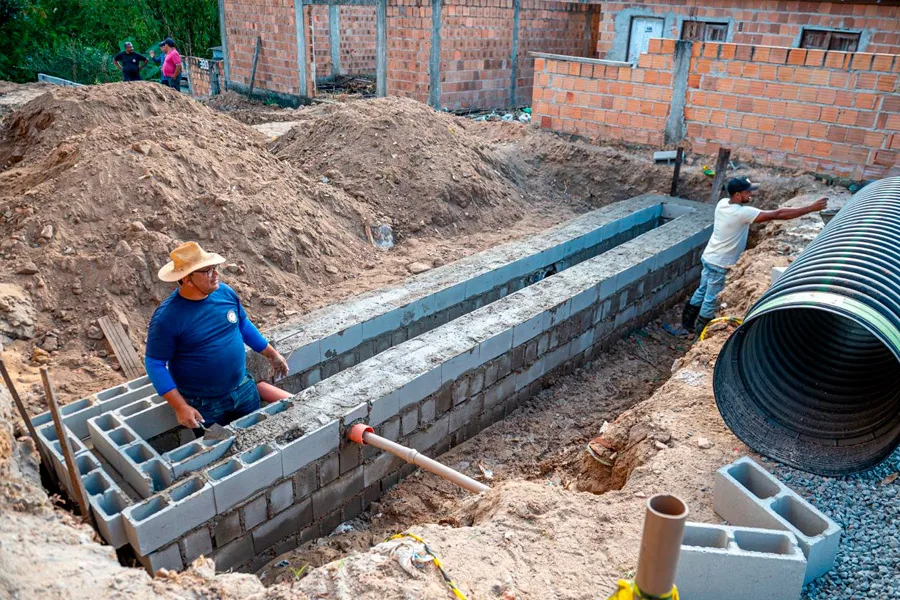 Prefeitura de Teixeira de Freitas avança com obras de pavimentação no município