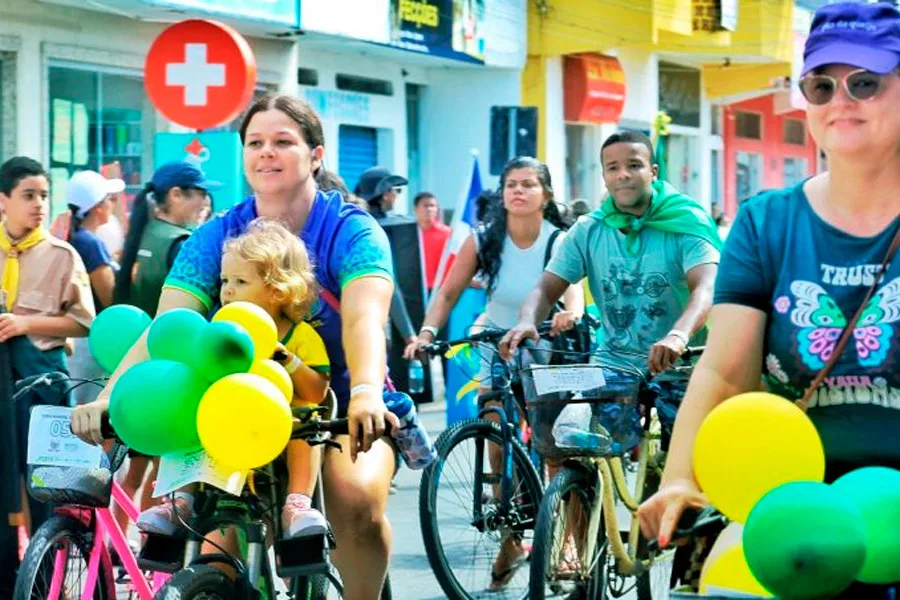 Patriotismo e alegria marcam o 7 de Setembro em Mucuri com desfile cívico e passeio ciclístico