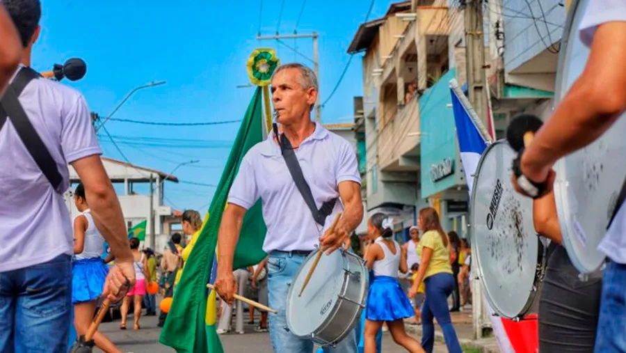Patriotismo e alegria marcam o 7 de Setembro em Mucuri com desfile cívico e passeio ciclístico