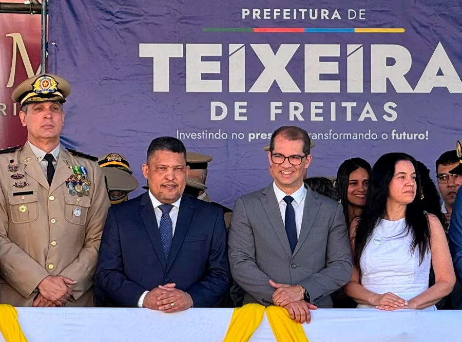 Jonatas Santos prestigia comemorações da Independência ao lado do prefeito Marcelo Belitardo