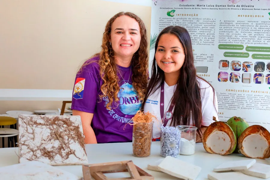 Jovem cientista baiana transforma resíduos em placas para construção civil