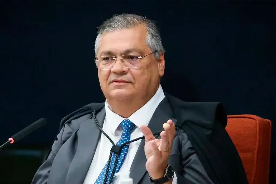 Dino vota pela condenação de Bolsonaro e mais sete; placar está 2 a 0