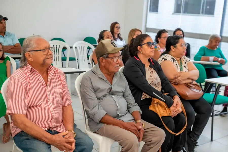 Prefeitura entrega mais de 190 aparelhos auditivos e promove inclusão social 