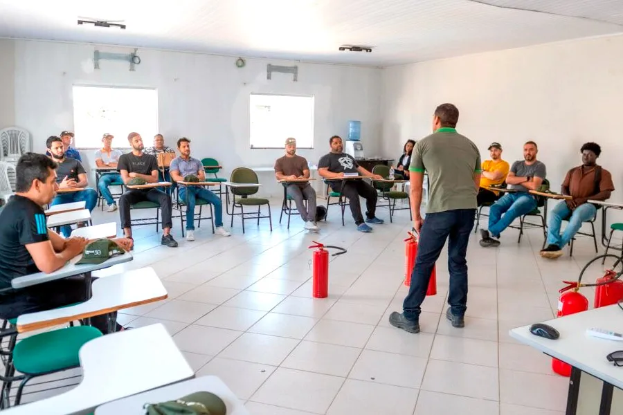 Prefeitura promove treinamento de prevenção a incêndios para servidores municipais
