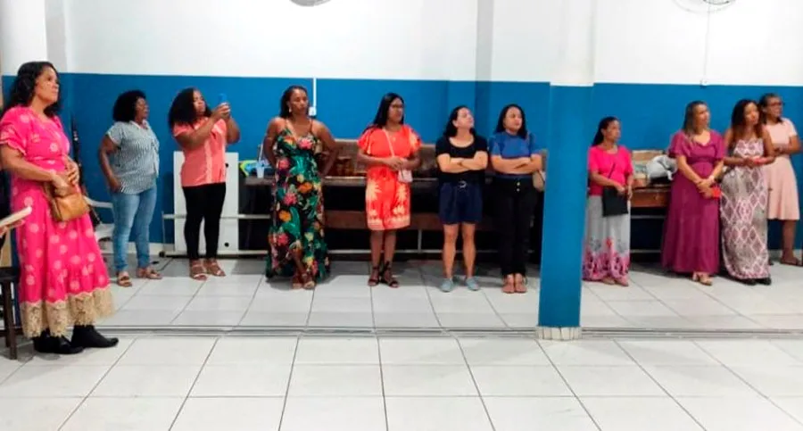 Prefeitura capacita 35 alunas em curso de mimos infantis e flores artificiais em parceria com empresa cearense