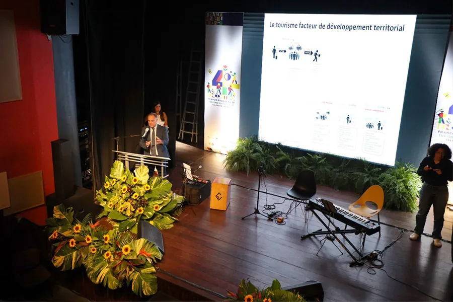 4º Encontro Franco-Brasileiro de Turismo Sustentável acontece em Salvador até sexta-feira (19) 4º Encontro Franco-Brasileiro de Turismo Sustentável acontece em Salvador até sexta-feira (19)