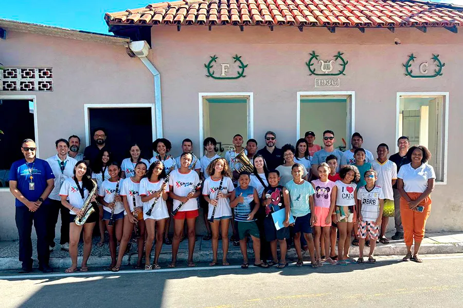 Música instrumental transforma a vida de jovens em Barra de Caravelas