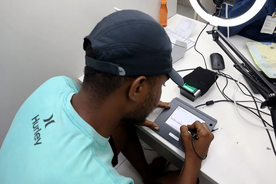 Nova lei garante emissão gratuita da Carteira de Identidade Nacional para população em situação de vulnerabilidade na Bahia