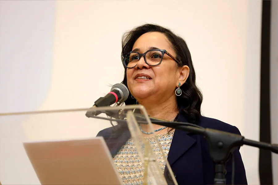 Estado empossa 44 novos conselheiros e nova presidente do Confoco na Bahia