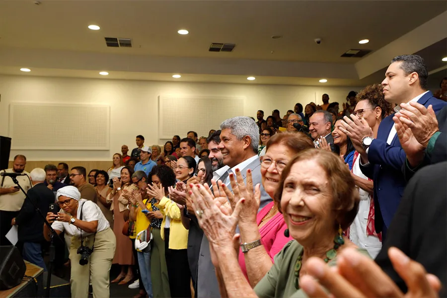 Estado empossa 44 novos conselheiros e nova presidente do Confoco na Bahia Estado empossa 44 novos conselheiros e nova presidente do Confoco na Bahia