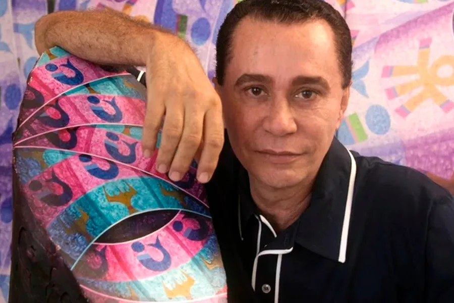 Artista César Romero morreu ao se engasgar enquanto comia em casa Artista César Romero morreu ao se engasgar enquanto comia em casa